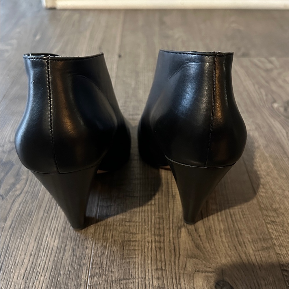 PAIGE Emi Black Pointed Toe Ankle bootie Sz 8.5M - Picture 6 of 11